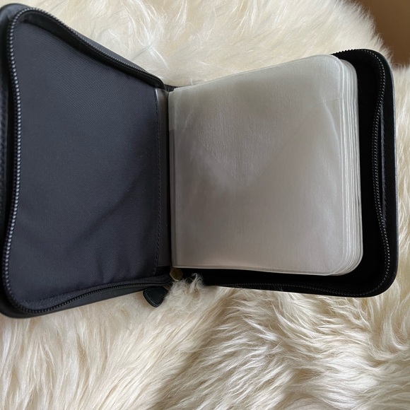 Vintage COACH Black Leather CD/DVD Zippered Leather Case/Wallet. *NEW* - Picture 4 of 5